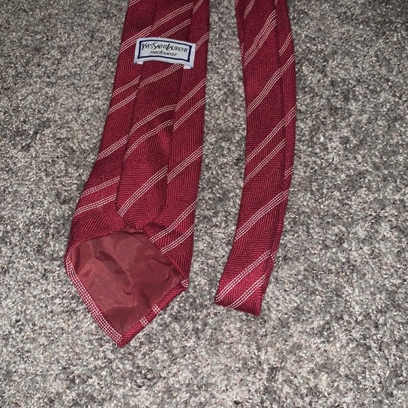 Authentic Vintage red YSL tie (same tie Donald Trump wears!) - Picture 5 of 6